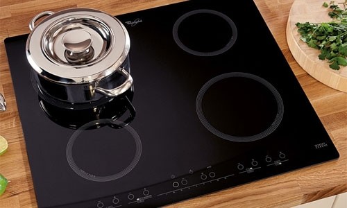 Индукционная плита принимает только посуду с магнитным дном