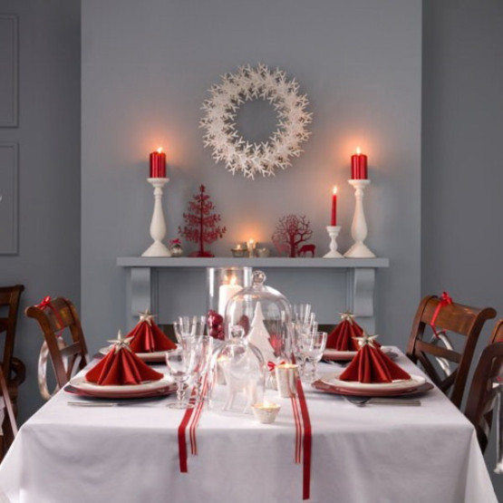 Красно-белое оформление новогоднего стола