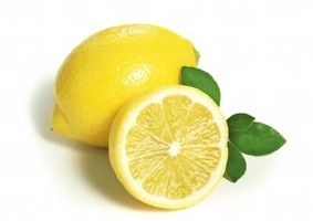 Лимонный сок поможет убрать пятна от чернил