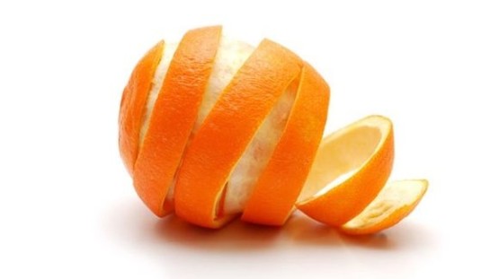Кожура апельсинов борется с неприятными запахами