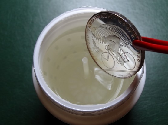 Как почистить мельхиоровые монеты